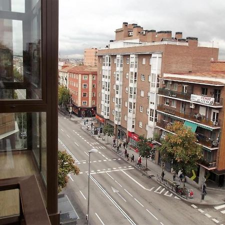 Apartamentos Urgel Madrid Bagian luar foto