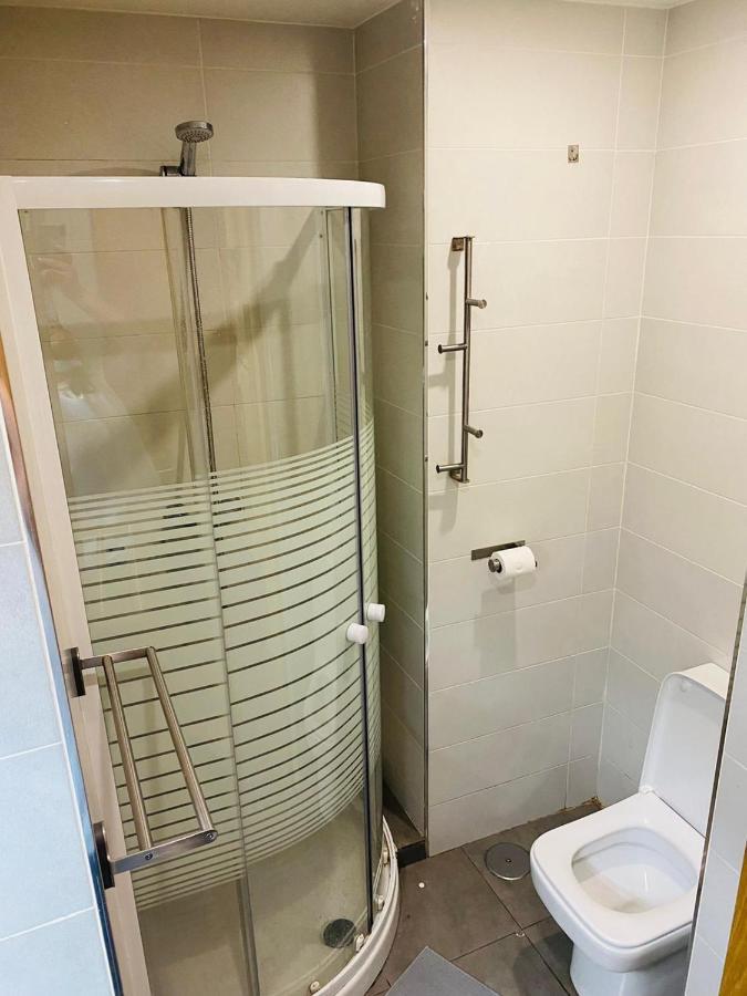 Apartamentos Urgel Madrid Bagian luar foto