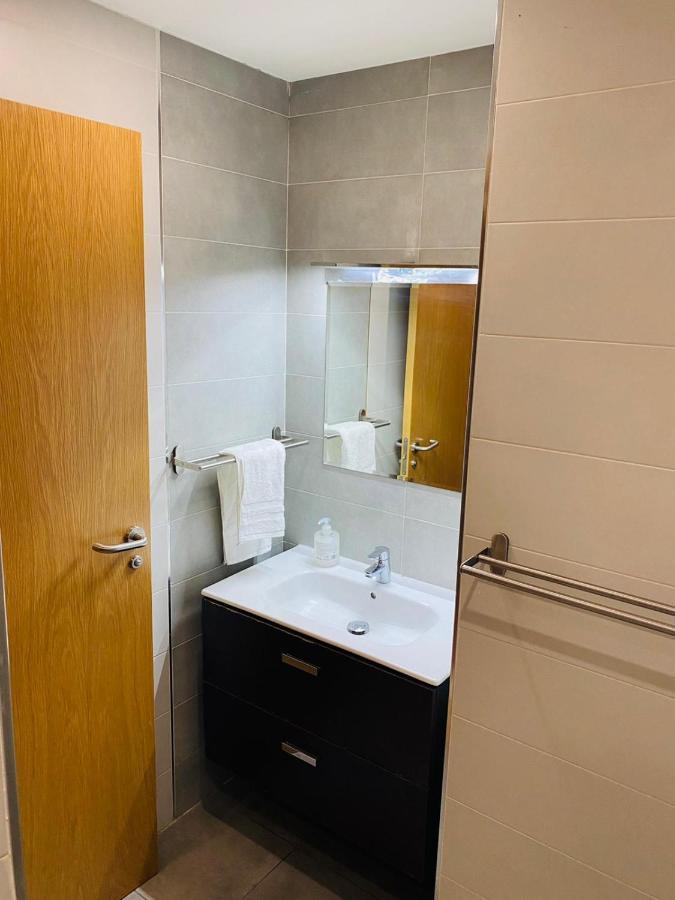 Apartamentos Urgel Madrid Bagian luar foto