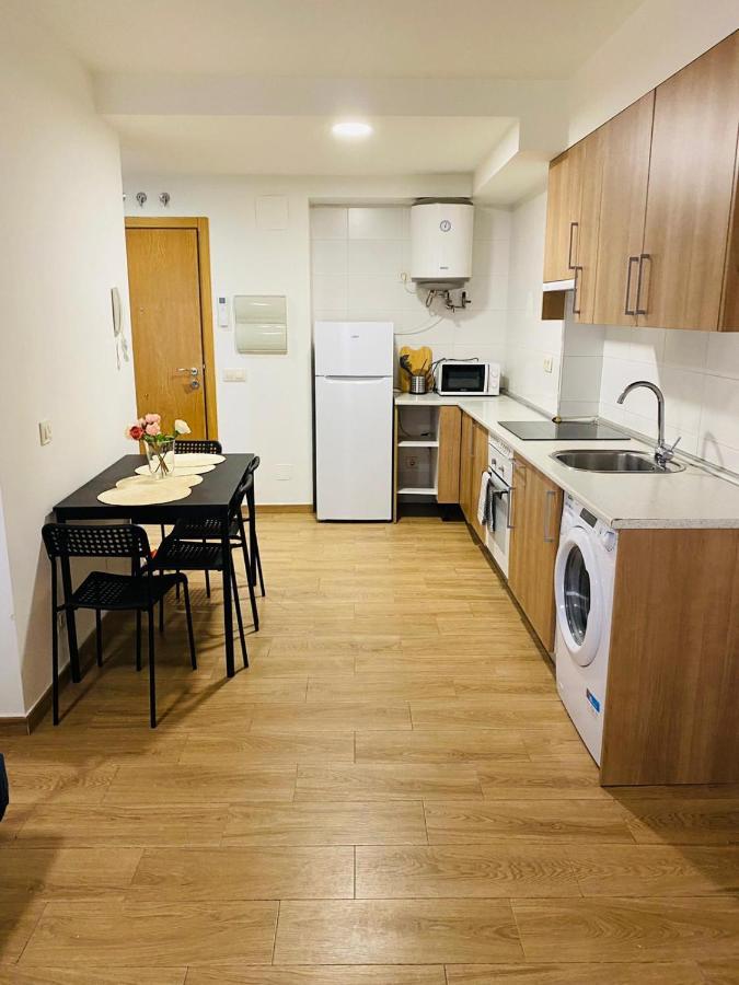 Apartamentos Urgel Madrid Bagian luar foto